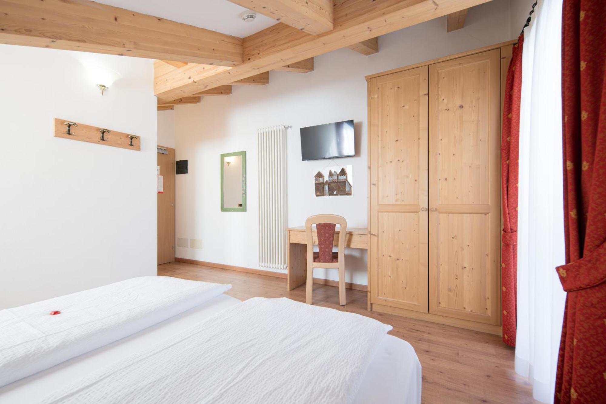 Hotel Zirmes Moena Ngoại thất bức ảnh