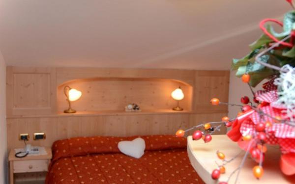 Hotel Zirmes Moena Ngoại thất bức ảnh