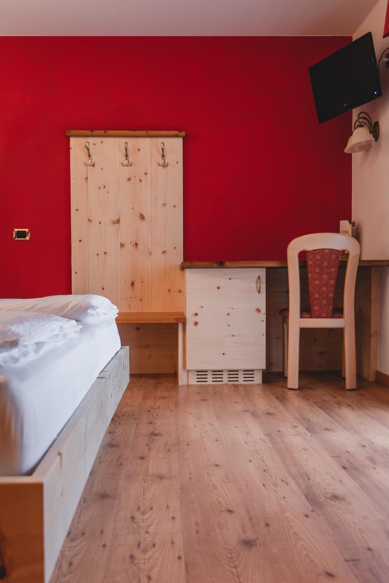 Hotel Zirmes Moena Ngoại thất bức ảnh