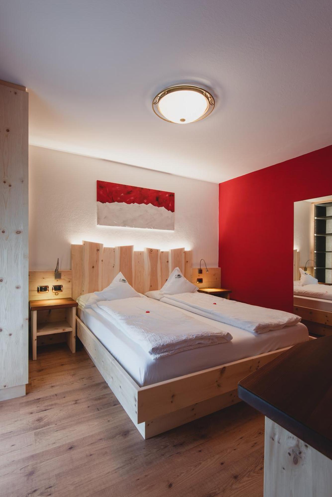 Hotel Zirmes Moena Ngoại thất bức ảnh