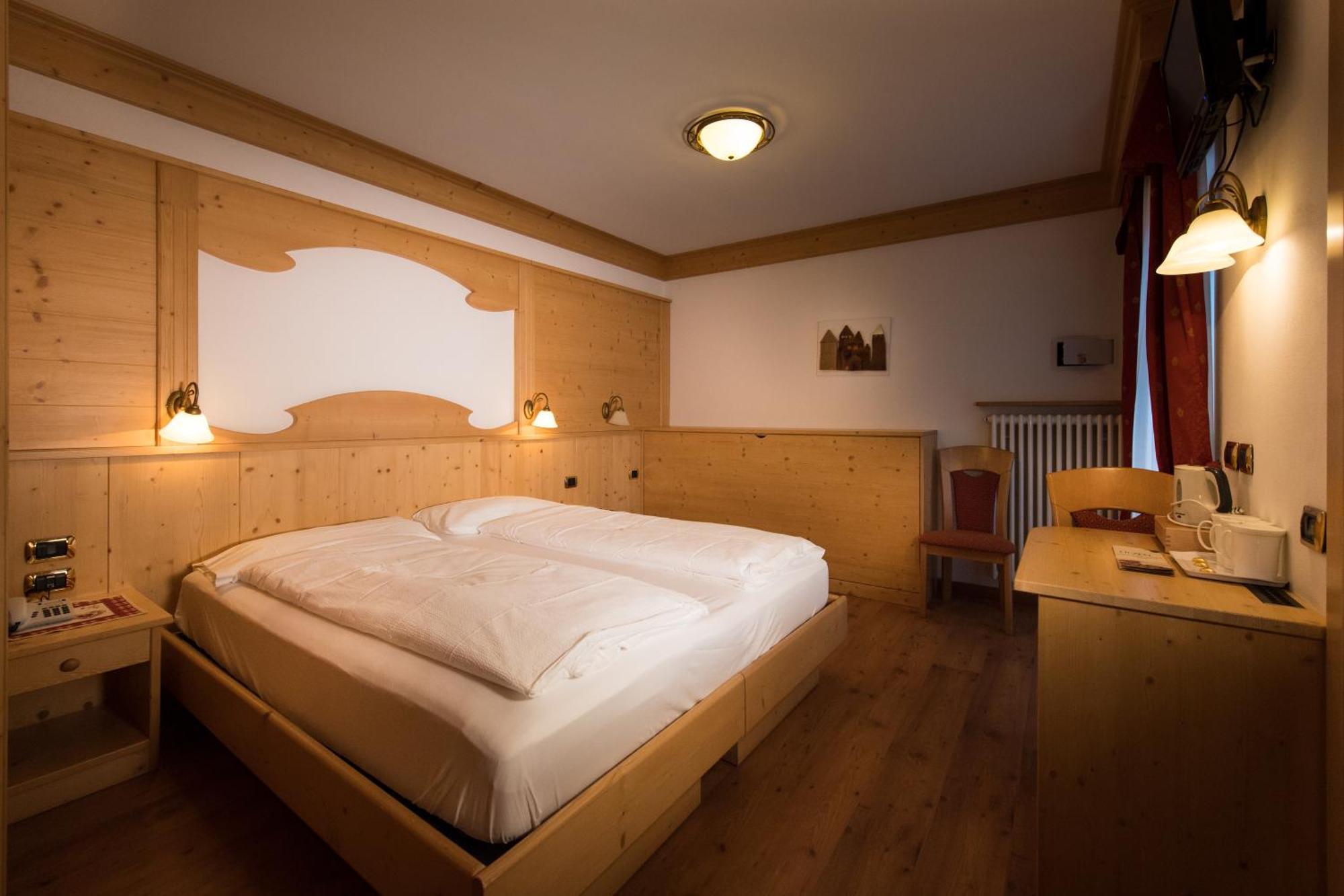 Hotel Zirmes Moena Ngoại thất bức ảnh