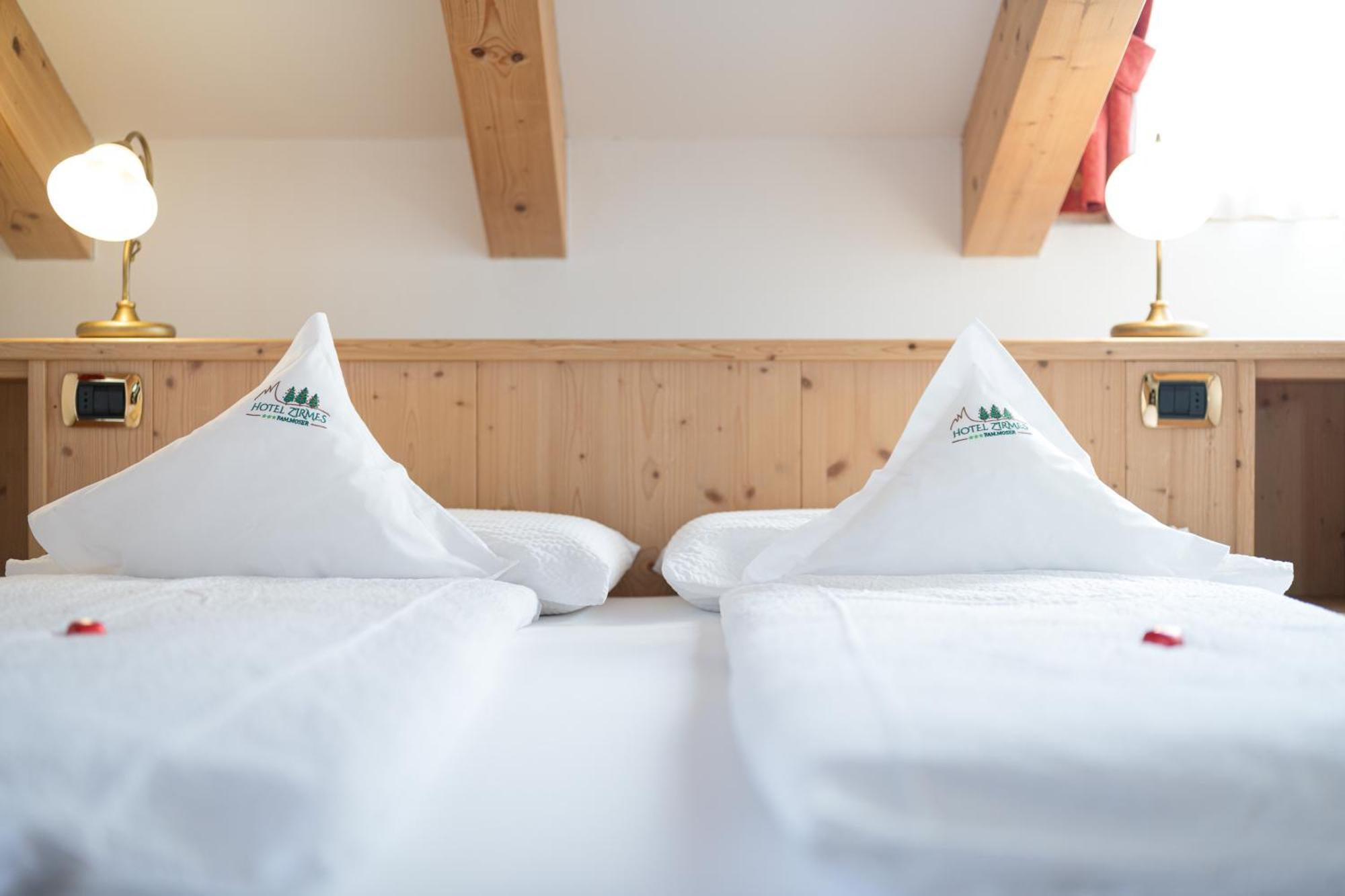 Hotel Zirmes Moena Ngoại thất bức ảnh
