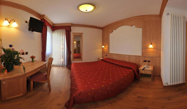 Hotel Zirmes Moena Ngoại thất bức ảnh
