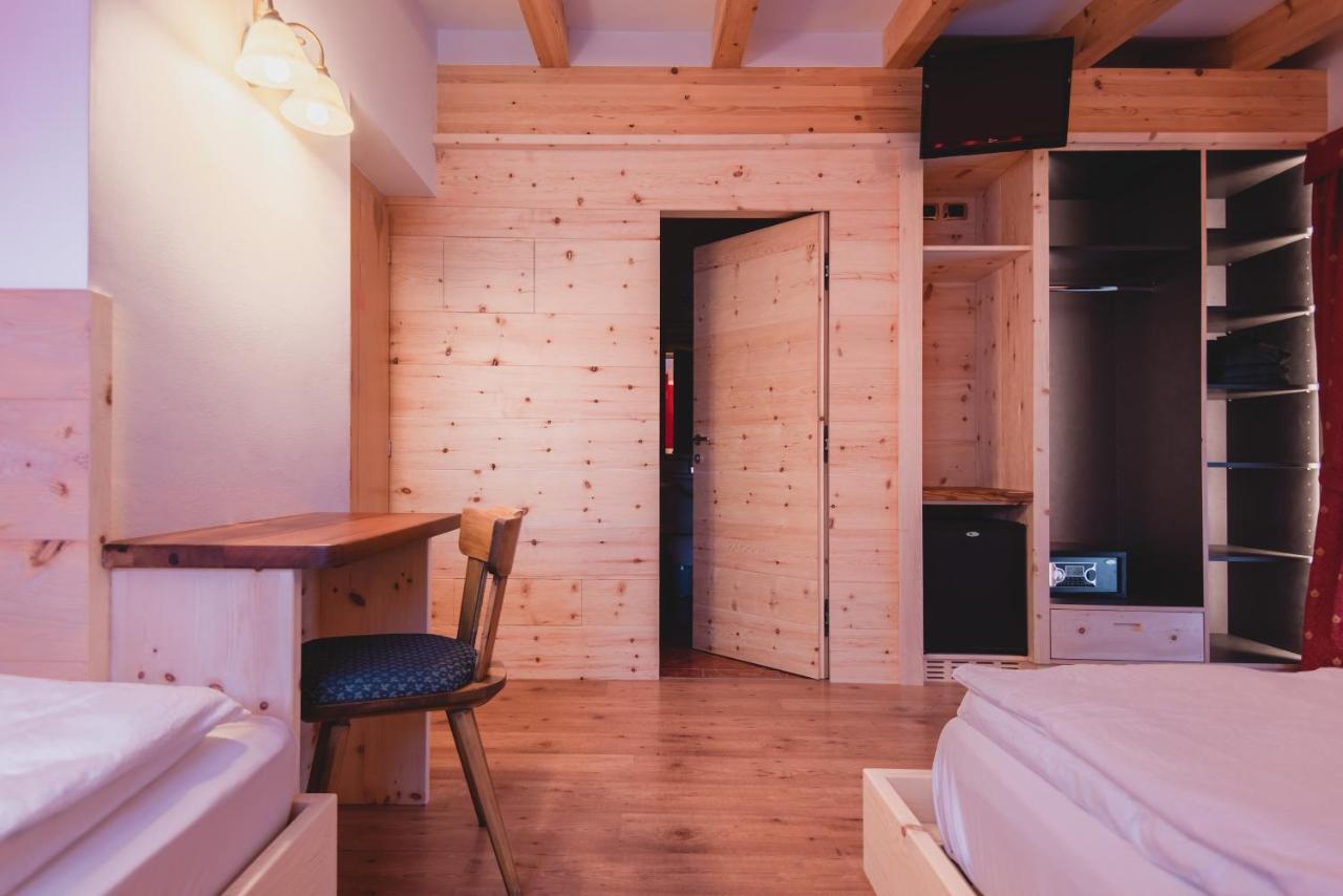 Hotel Zirmes Moena Ngoại thất bức ảnh